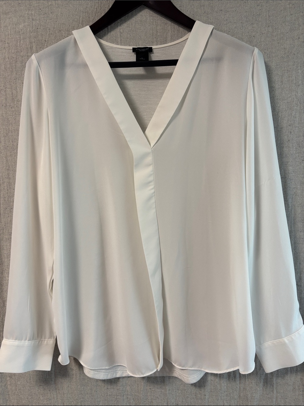 Ann Taylor Factory Cream V-Neck Long-Sleeve Blouse